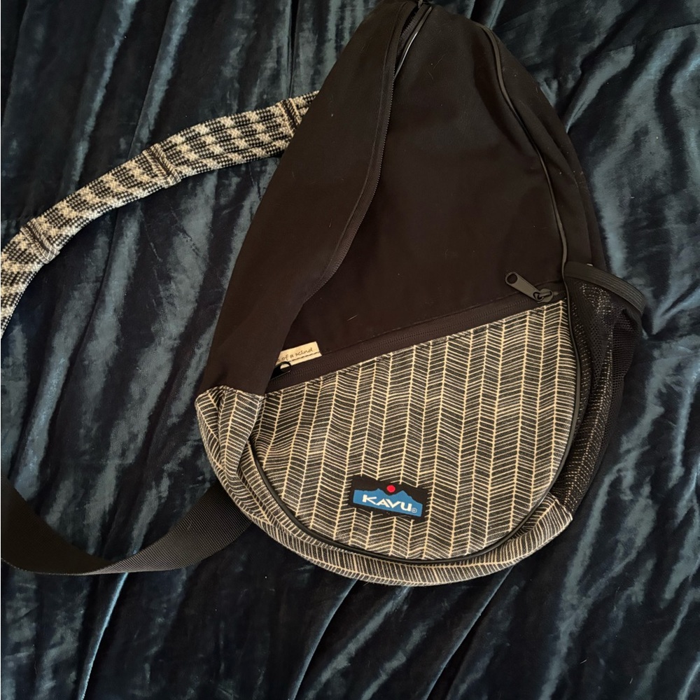 KAVU Black and White Patterned Sling Bag